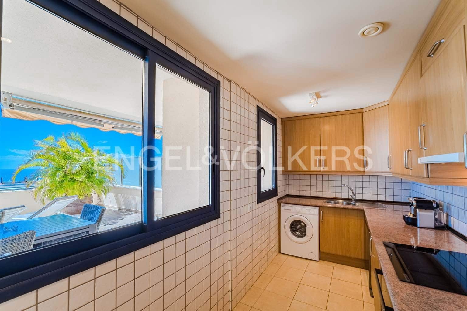 2 soverom Leilighet til salgs i Puerto Santiago med svømmebasseng - € 695 000 (Ref: 8904052)