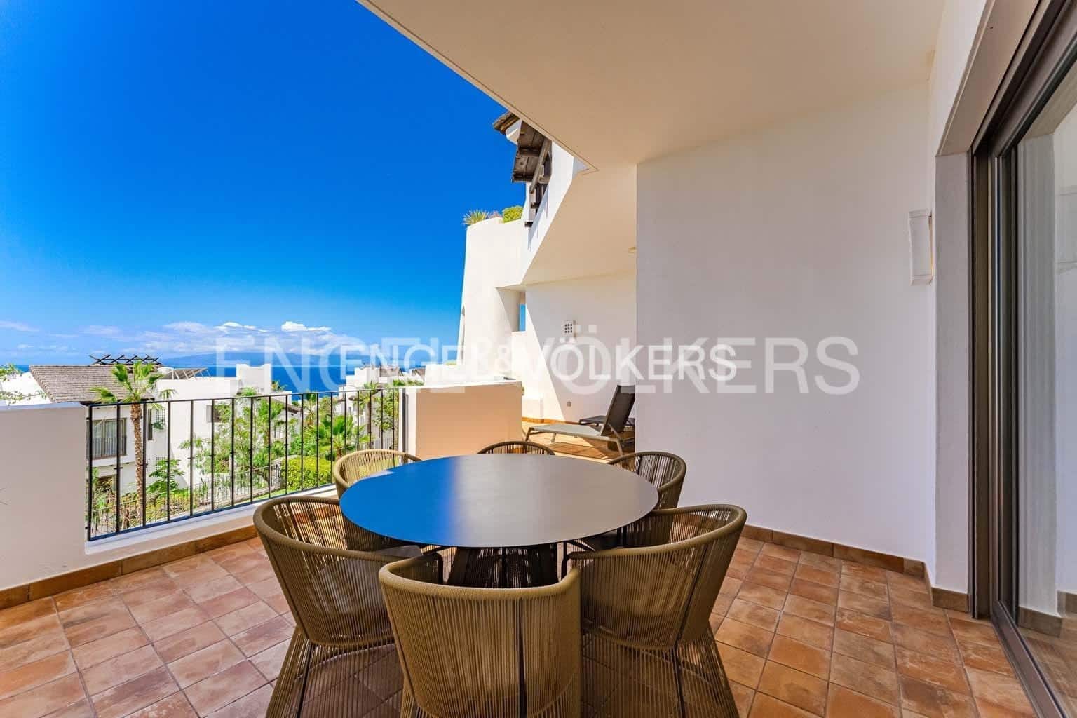 2 bedroom Apartment for sale in Guia de Isora with pool - € 690,000 (Ref: 8935546)