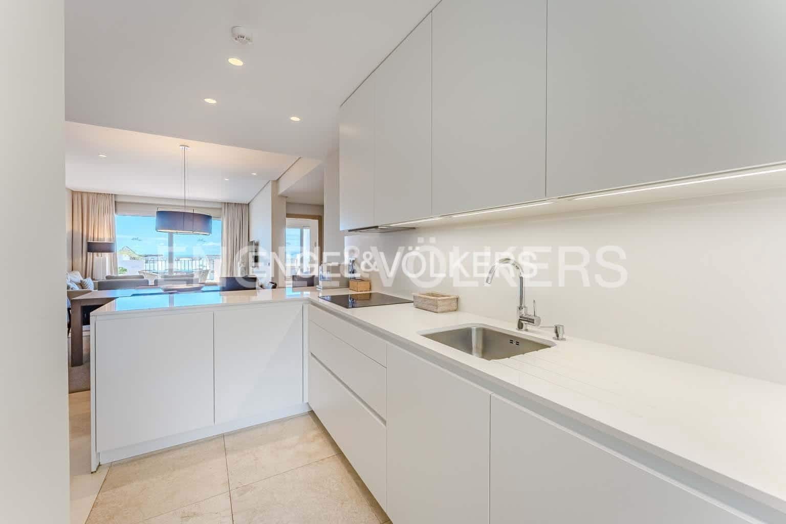 2 bedroom Apartment for sale in Guia de Isora with pool - € 690,000 (Ref: 8935546)