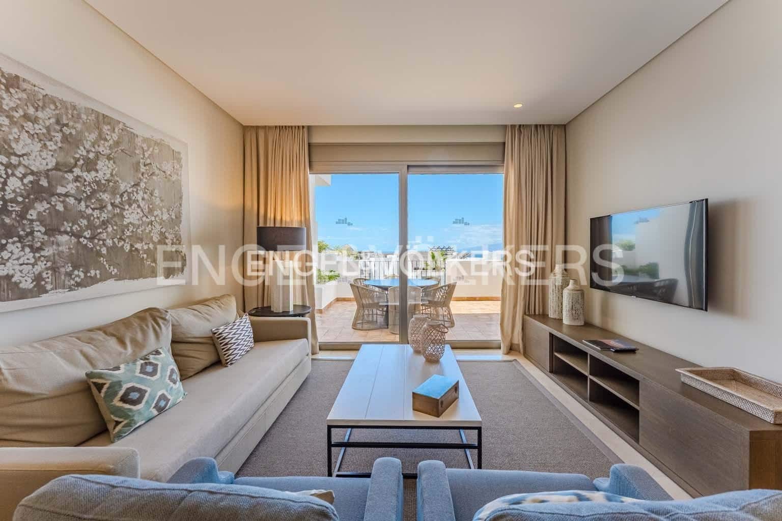 2 bedroom Apartment for sale in Guia de Isora with pool - € 690,000 (Ref: 8935546)