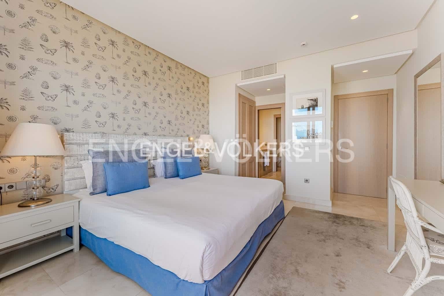 2 bedroom Apartment for sale in Guia de Isora with pool - € 690,000 (Ref: 8935546)