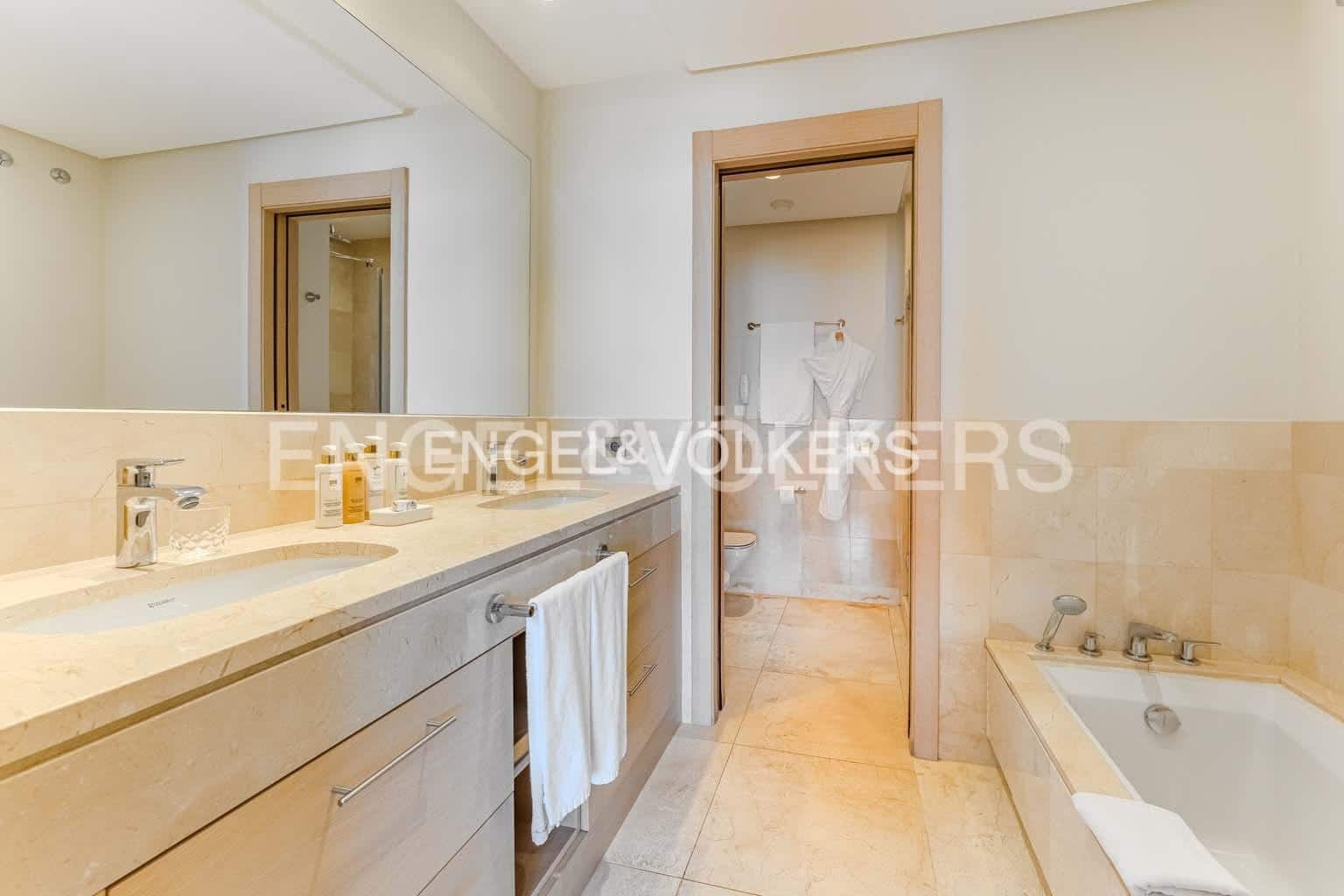 2 bedroom Apartment for sale in Guia de Isora with pool - € 690,000 (Ref: 8935546)