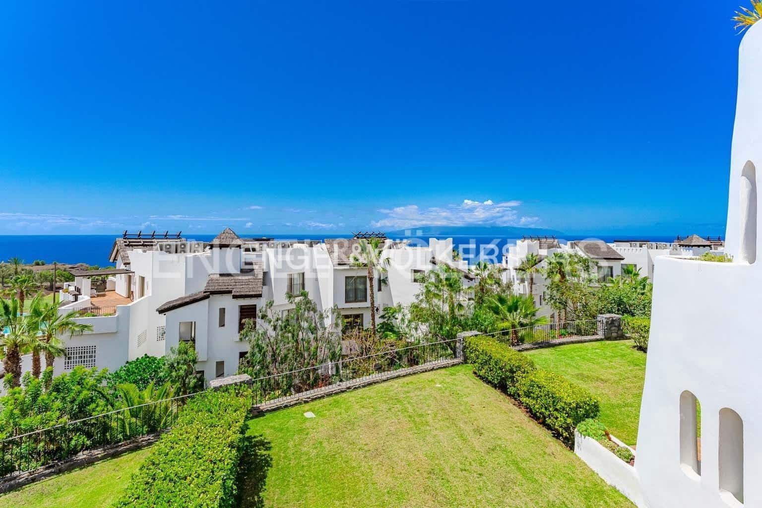 2 bedroom Apartment for sale in Guia de Isora with pool - € 690,000 (Ref: 8935546)