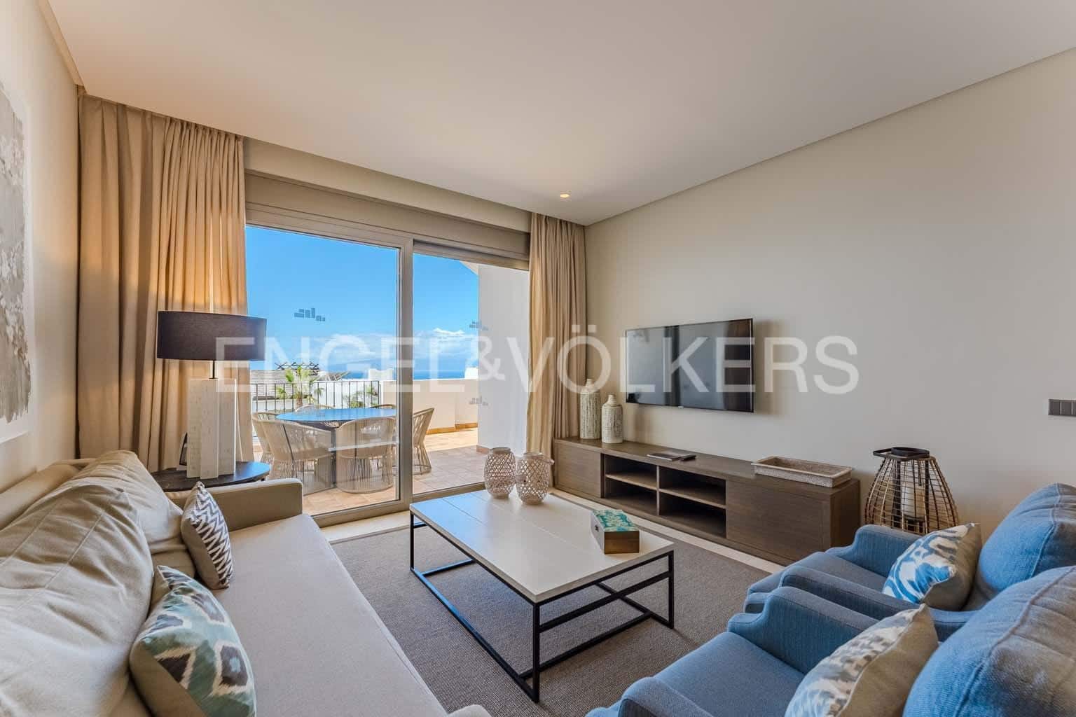 2 bedroom Apartment for sale in Guia de Isora with pool - € 690,000 (Ref: 8935546)