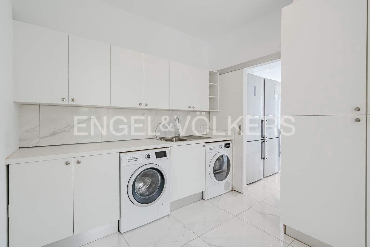 4 soveværelse Villa til salg i Playa Paraiso med swimmingpool - € 2.490.000 (Ref: 8956469)