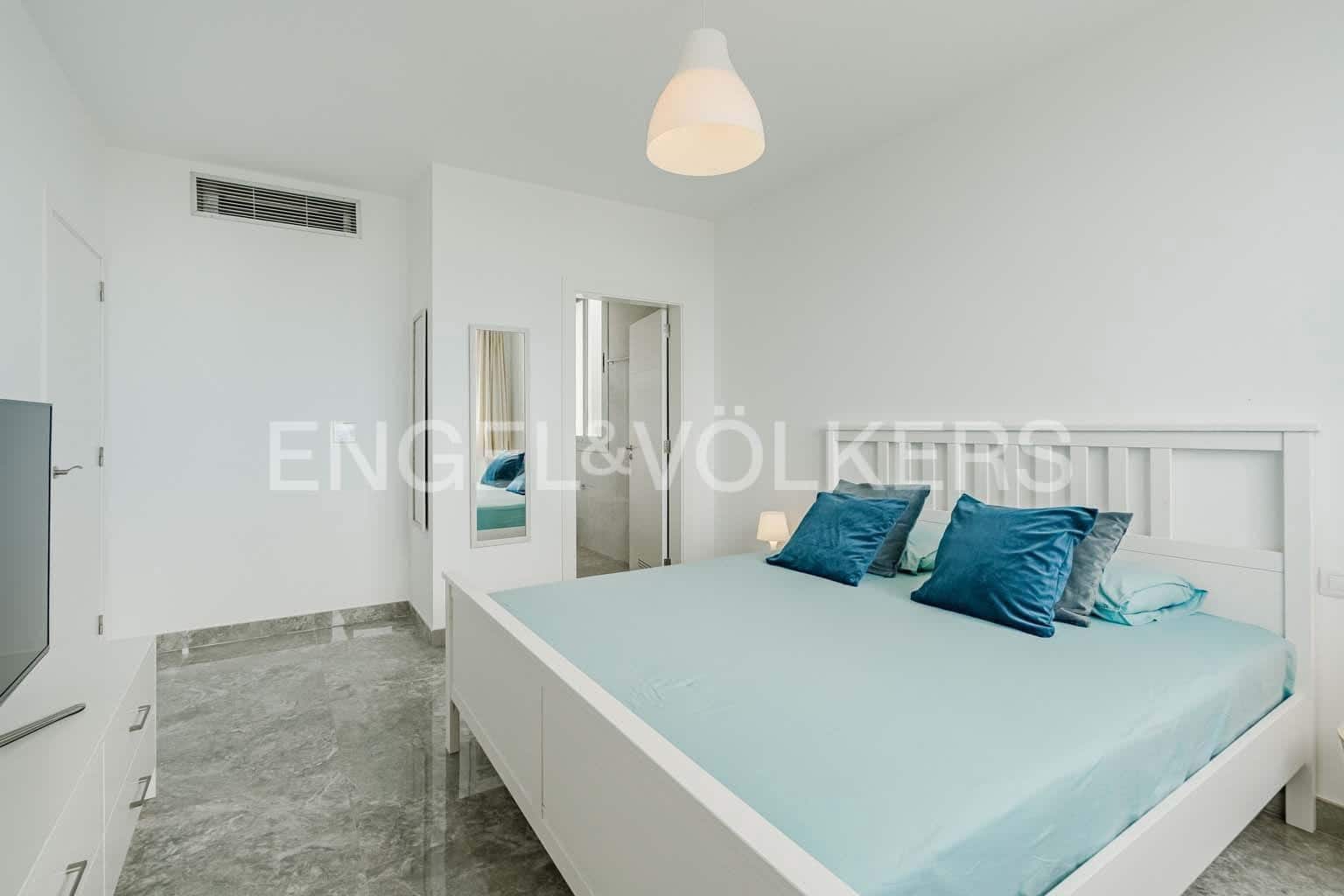 4 soveværelse Villa til salg i Playa Paraiso med swimmingpool - € 2.490.000 (Ref: 8956469)