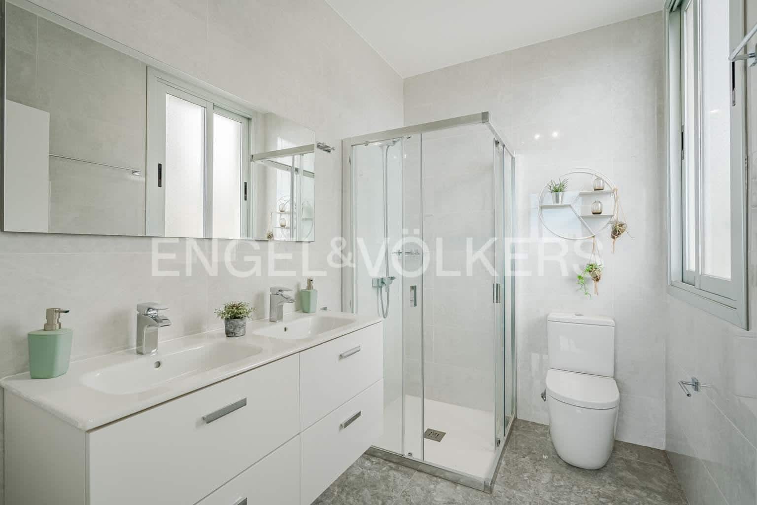 4 soveværelse Villa til salg i Playa Paraiso med swimmingpool - € 2.490.000 (Ref: 8956469)