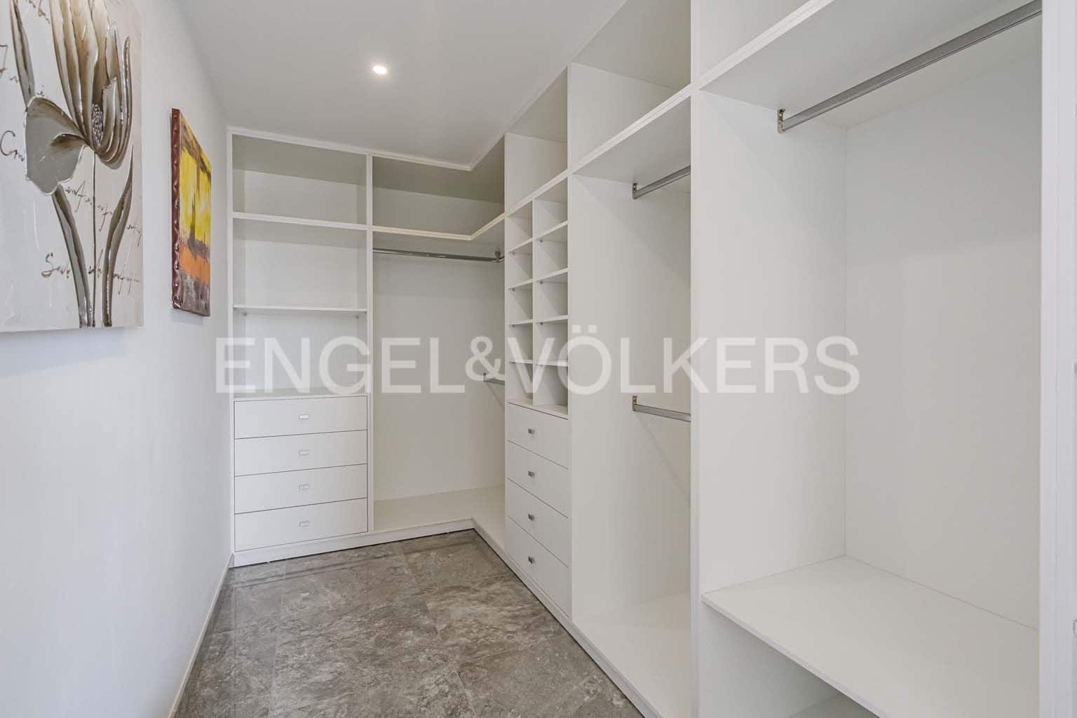 4 soveværelse Villa til salg i Playa Paraiso med swimmingpool - € 2.490.000 (Ref: 8956469)