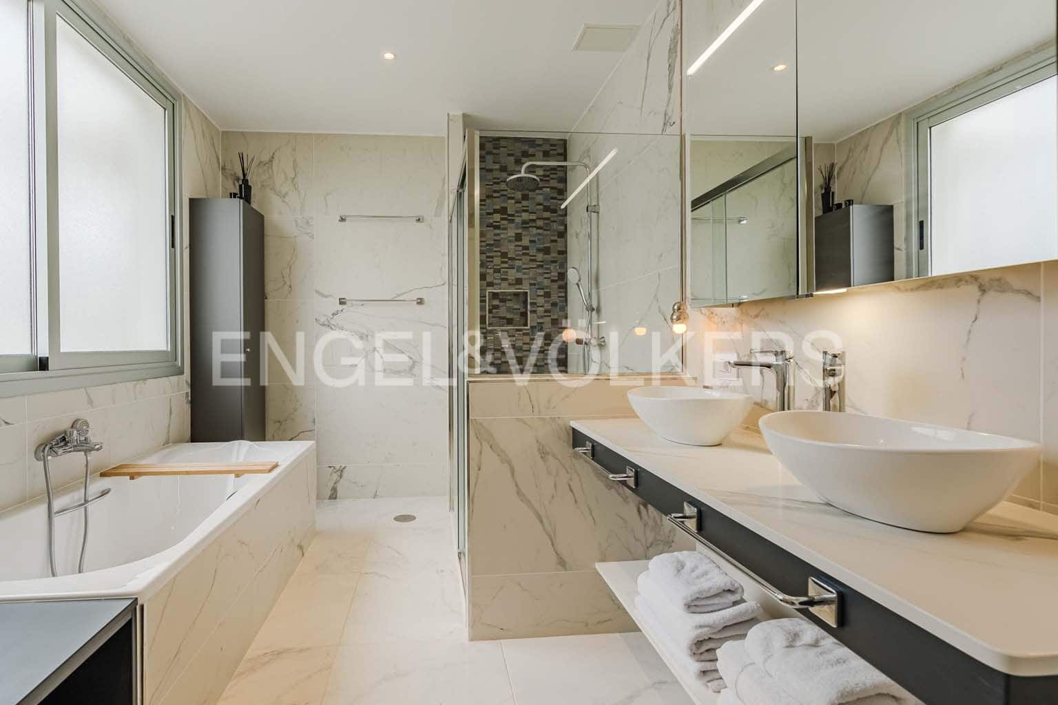 4 soveværelse Villa til salg i Playa Paraiso med swimmingpool - € 2.490.000 (Ref: 8956469)