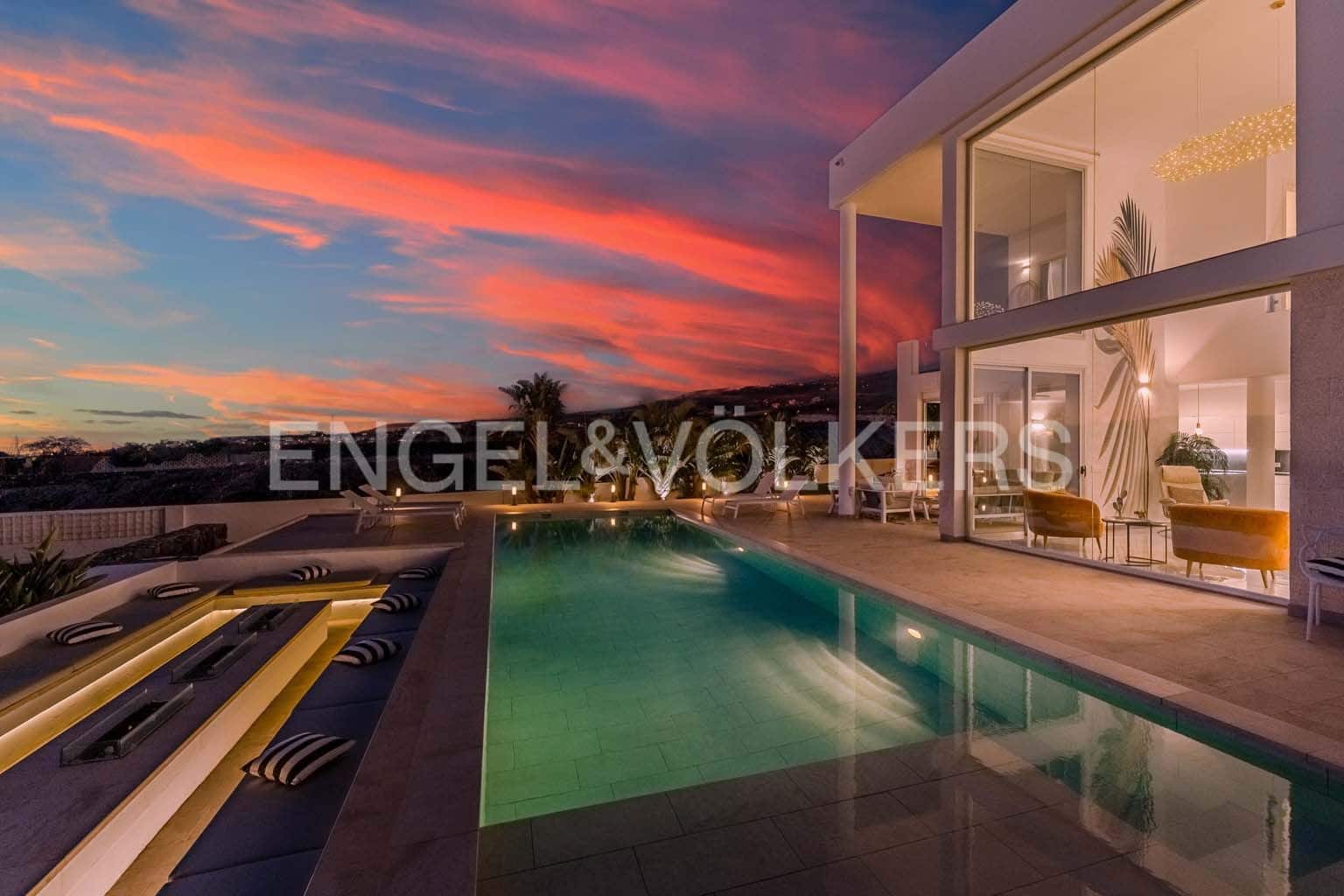 4 soveværelse Villa til salg i Playa Paraiso med swimmingpool - € 2.490.000 (Ref: 8956469)