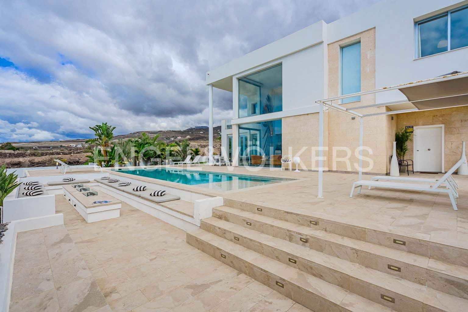 4 soveværelse Villa til salg i Playa Paraiso med swimmingpool - € 2.490.000 (Ref: 8956469)