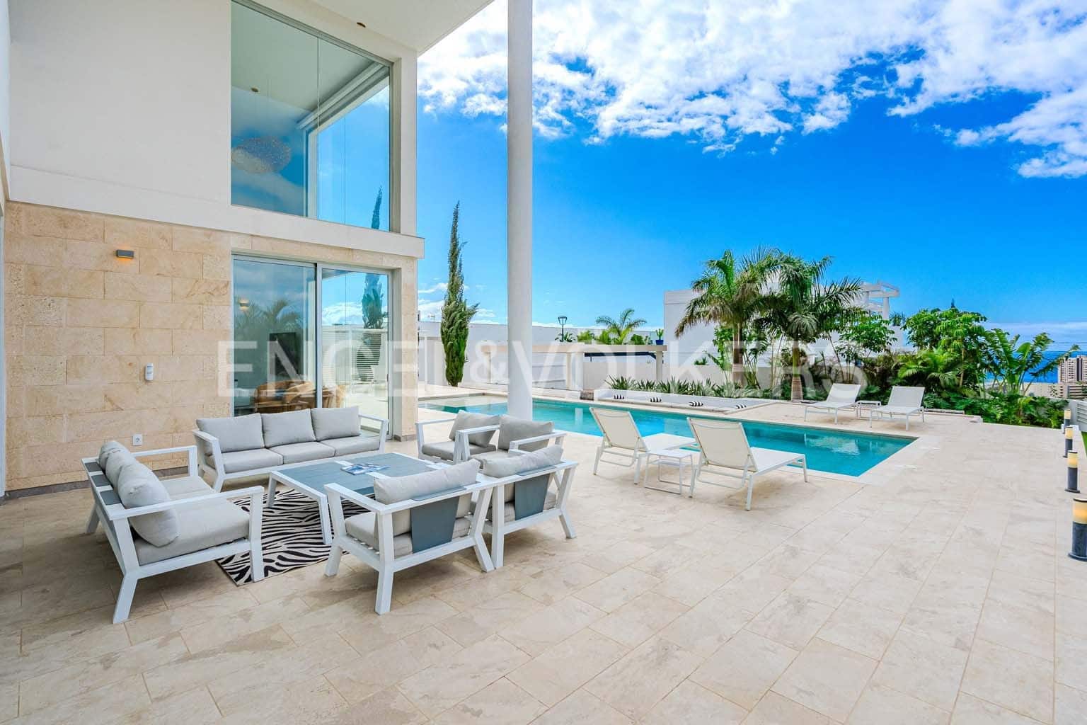 4 soveværelse Villa til salg i Playa Paraiso med swimmingpool - € 2.490.000 (Ref: 8956469)