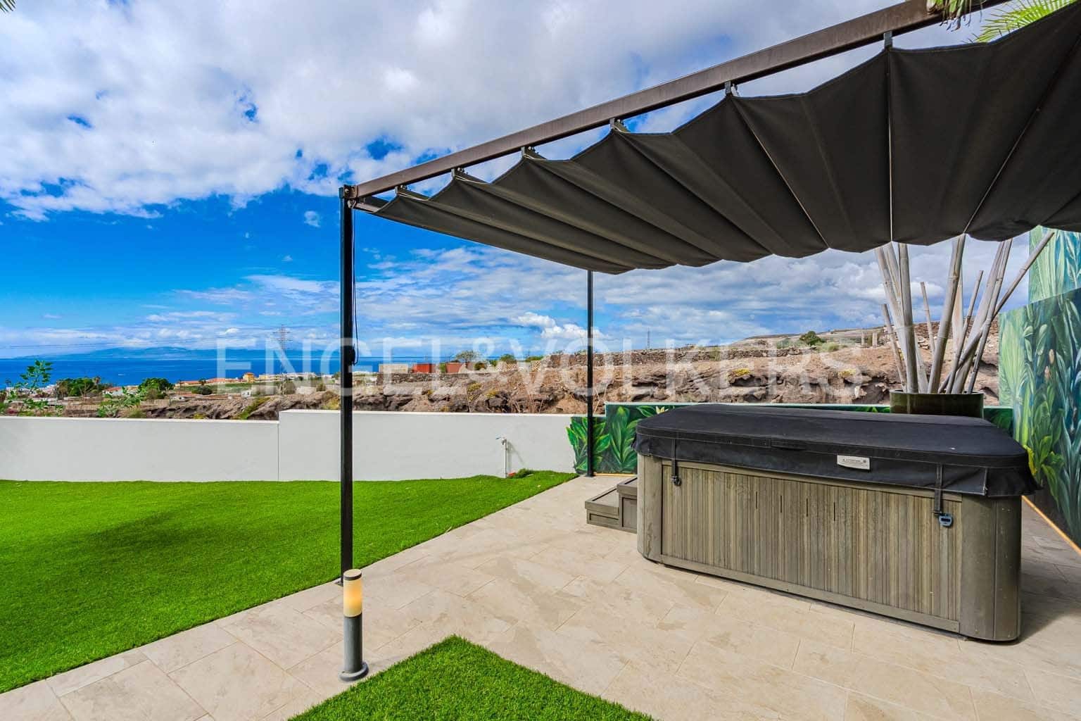 4 soveværelse Villa til salg i Playa Paraiso med swimmingpool - € 2.490.000 (Ref: 8956469)