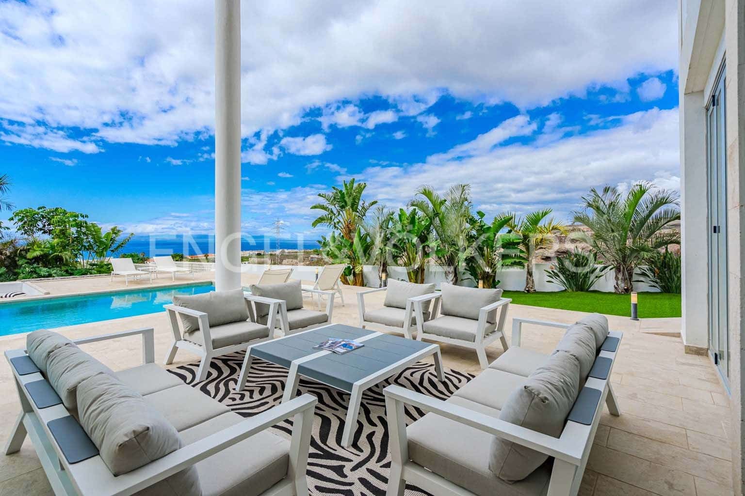 4 soveværelse Villa til salg i Playa Paraiso med swimmingpool - € 2.490.000 (Ref: 8956469)