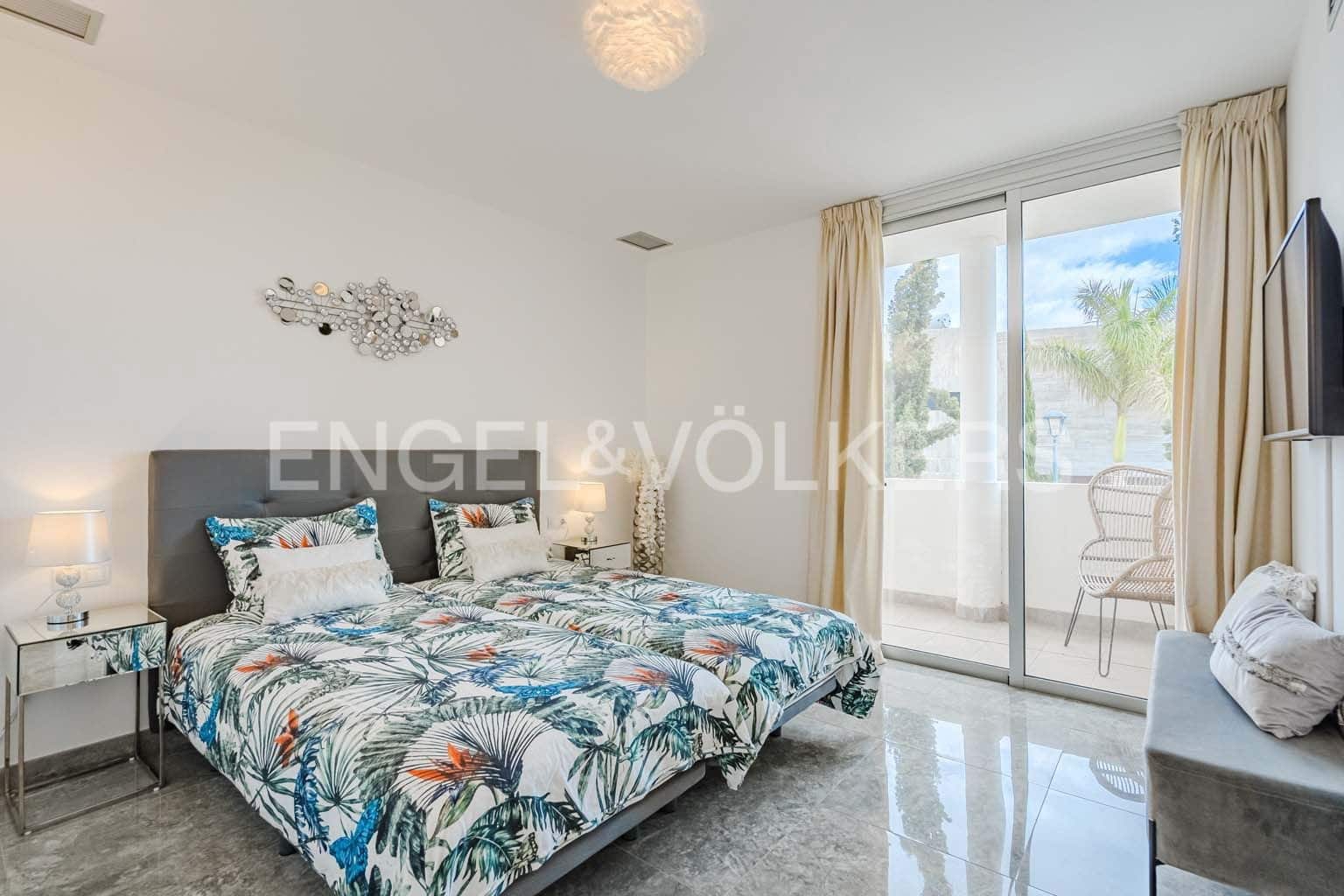 4 soveværelse Villa til salg i Playa Paraiso med swimmingpool - € 2.490.000 (Ref: 8956469)