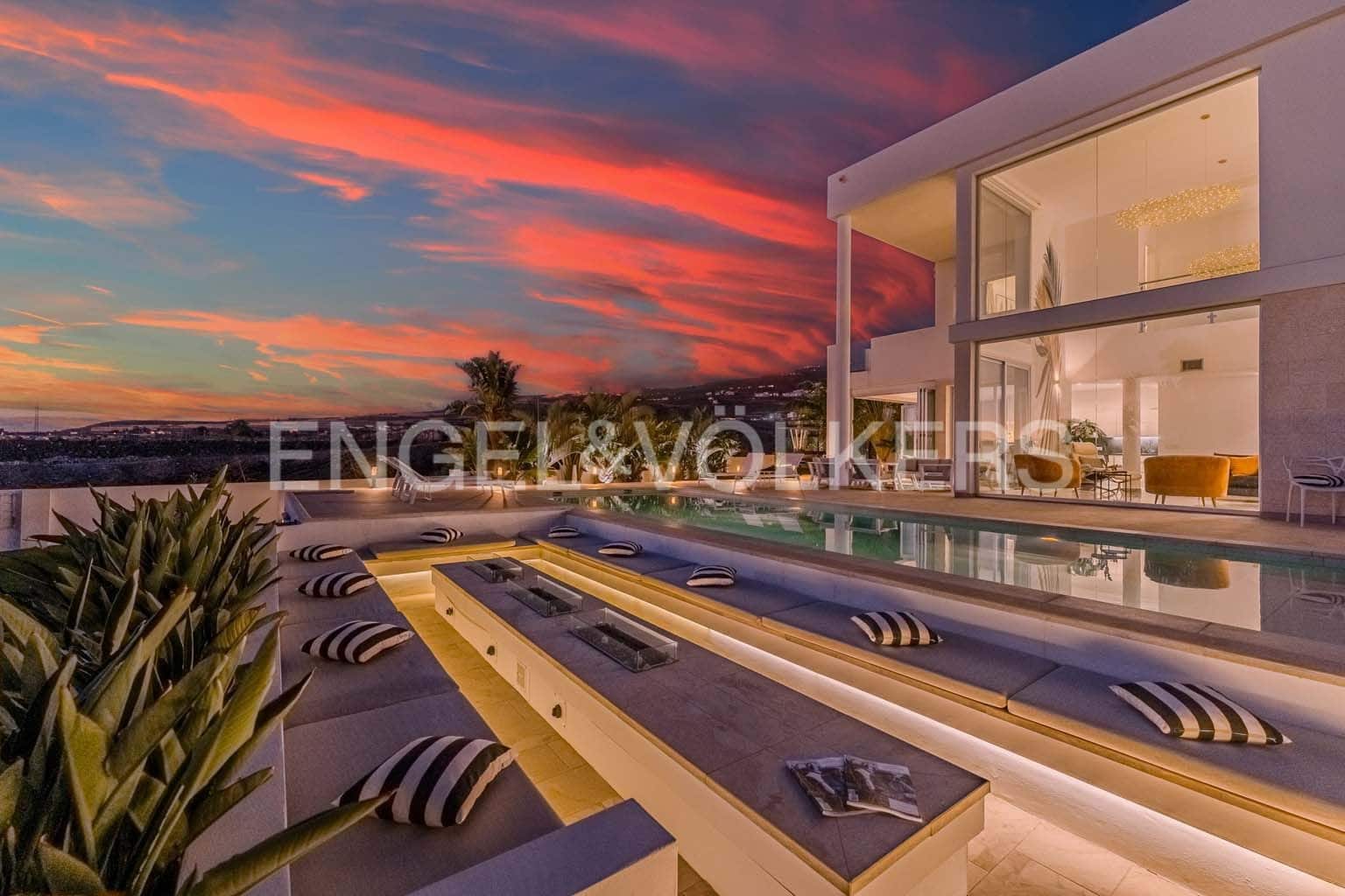 4 soveværelse Villa til salg i Playa Paraiso med swimmingpool - € 2.490.000 (Ref: 8956469)