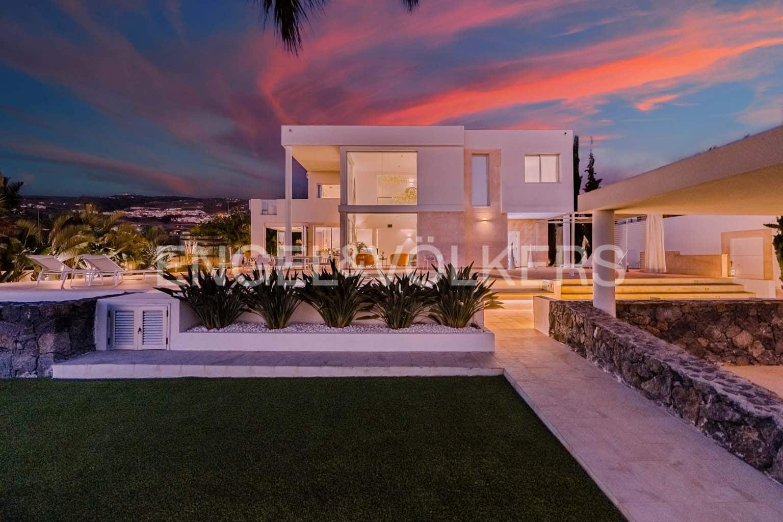 4 soveværelse Villa til salg i Playa Paraiso med swimmingpool - € 2.490.000 (Ref: 8956469)