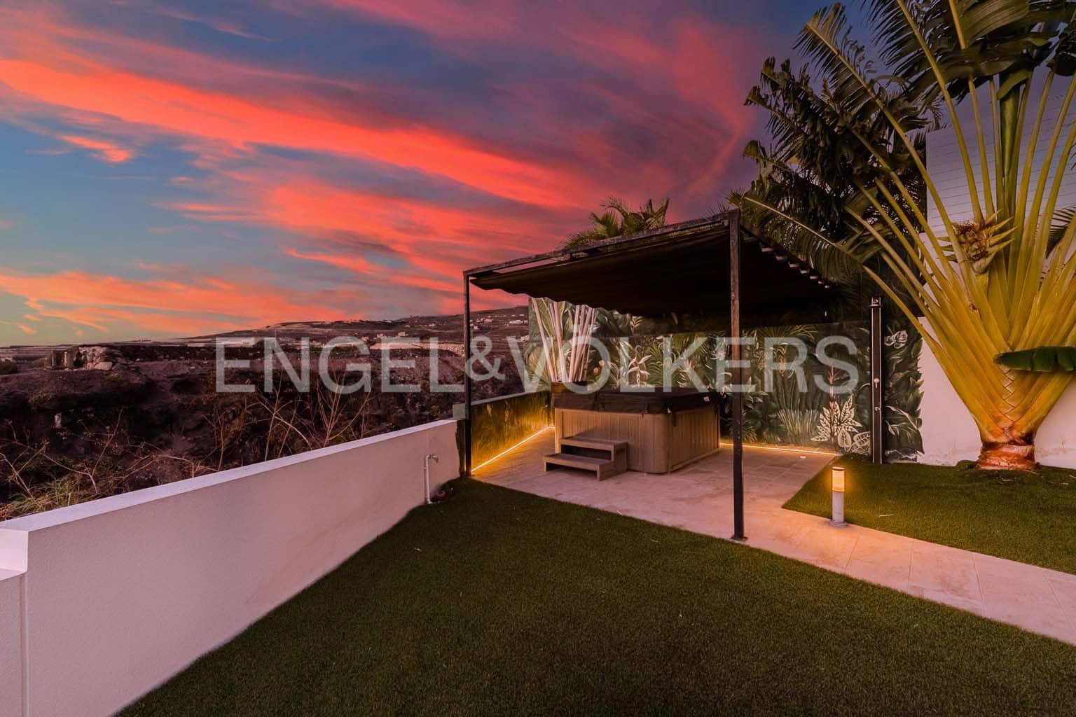 4 soveværelse Villa til salg i Playa Paraiso med swimmingpool - € 2.490.000 (Ref: 8956469)