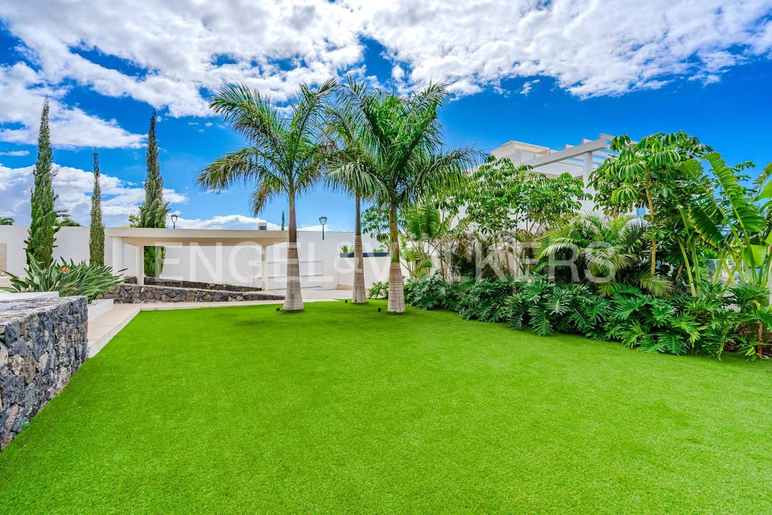 4 soveværelse Villa til salg i Playa Paraiso med swimmingpool - € 2.490.000 (Ref: 8956469)