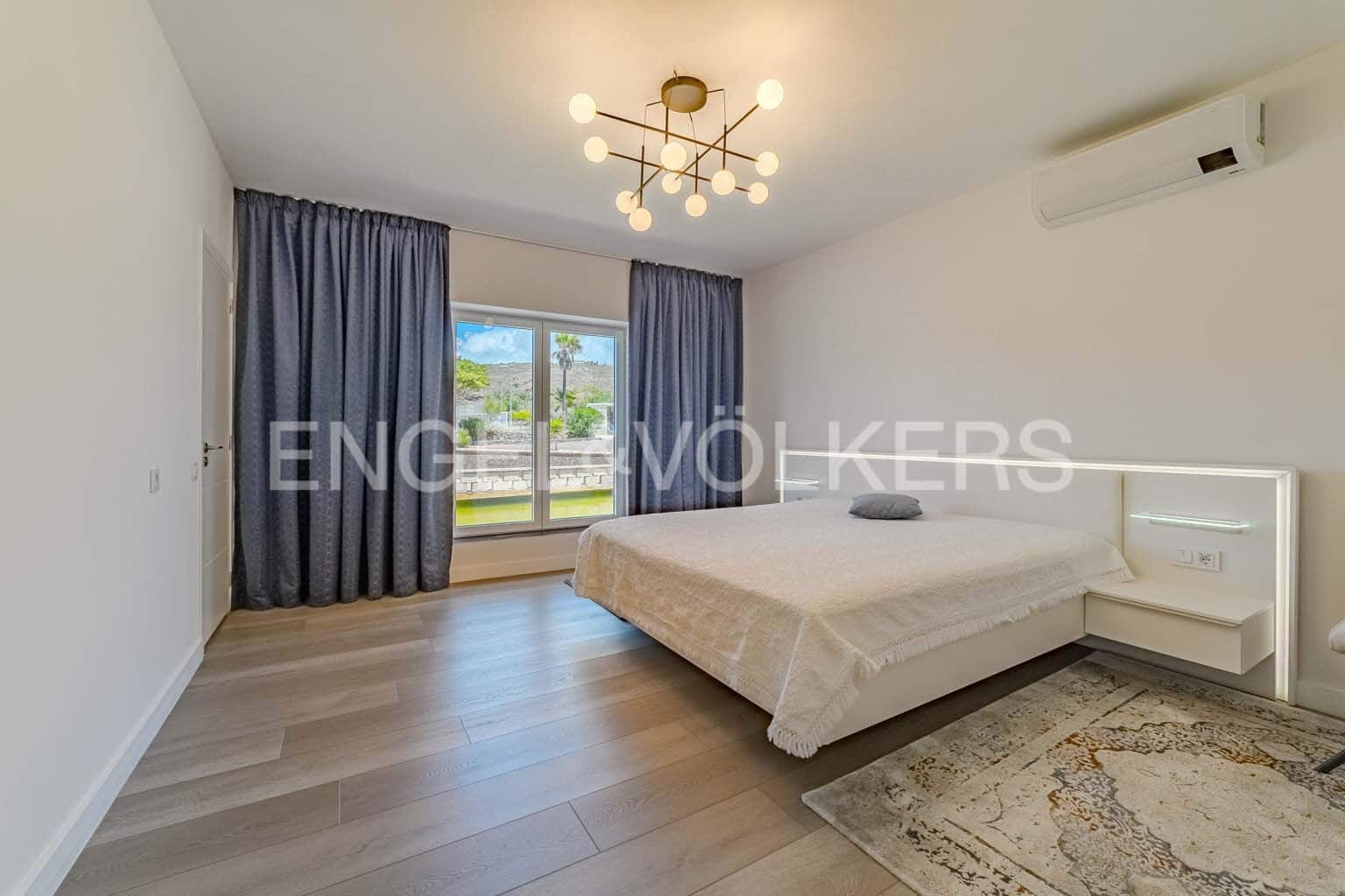 5 soverom Villa til salgs i San Miguel de Abona med svømmebasseng garasje - € 1 800 000 (Ref: 8968830)