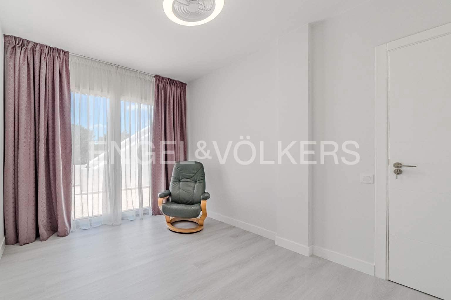 5 soverom Villa til salgs i San Miguel de Abona med svømmebasseng garasje - € 1 800 000 (Ref: 8968830)