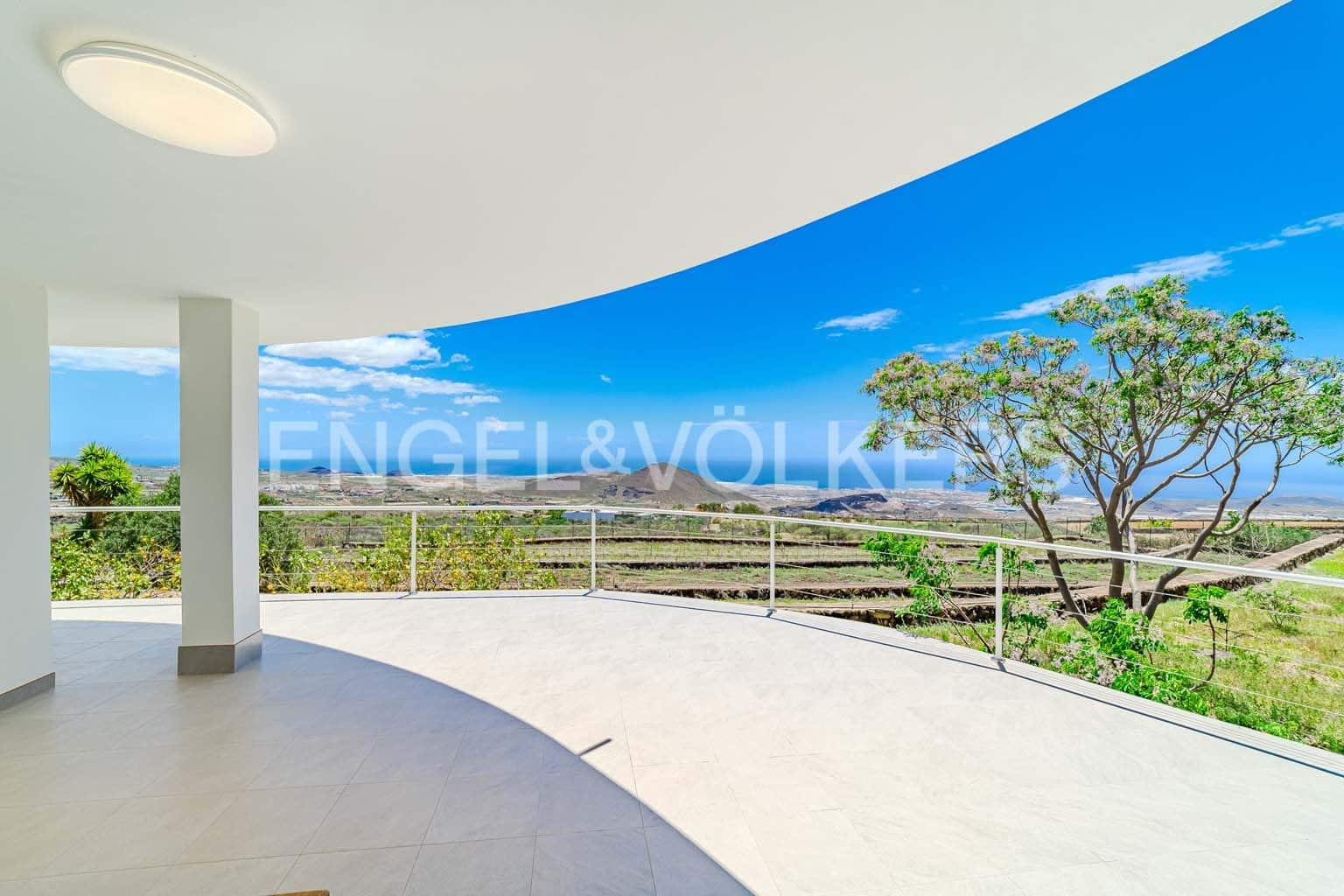 5 soverom Villa til salgs i San Miguel de Abona med svømmebasseng garasje - € 1 800 000 (Ref: 8968830)