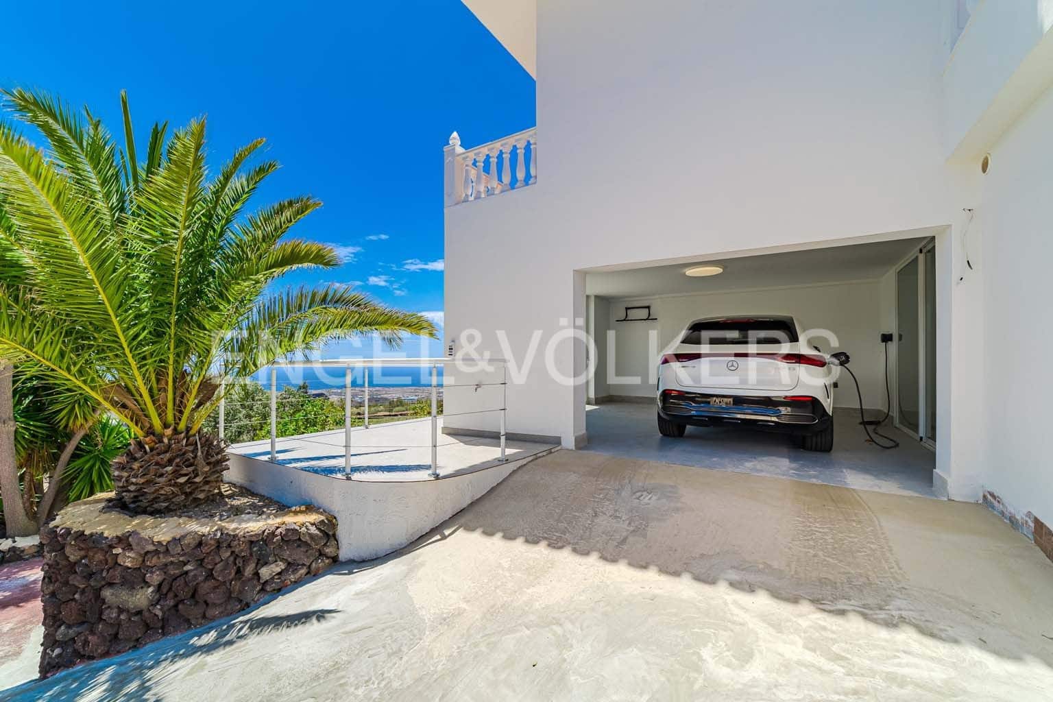 5 soverom Villa til salgs i San Miguel de Abona med svømmebasseng garasje - € 1 800 000 (Ref: 8968830)