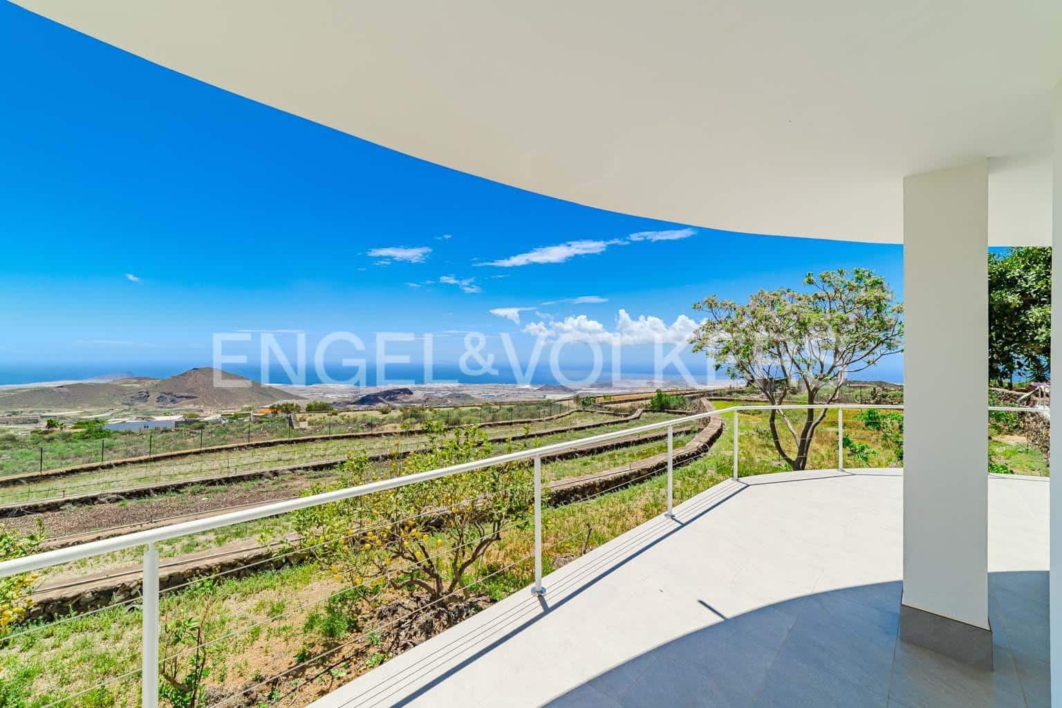 5 soverom Villa til salgs i San Miguel de Abona med svømmebasseng garasje - € 1 800 000 (Ref: 8968830)