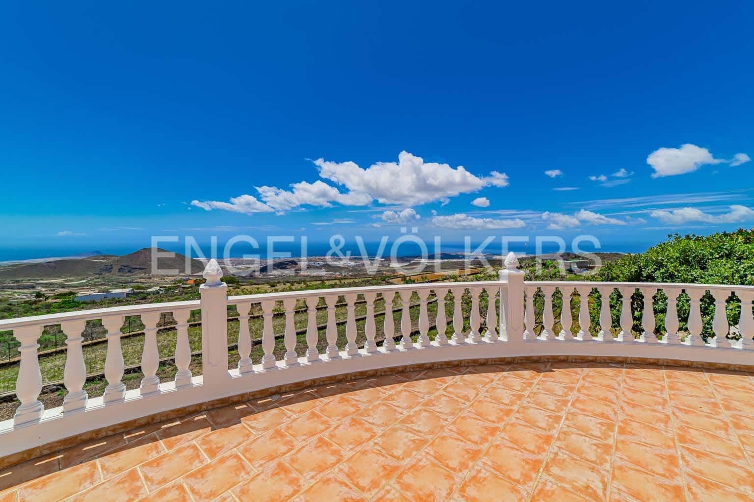 5 soverom Villa til salgs i San Miguel de Abona med svømmebasseng garasje - € 1 800 000 (Ref: 8968830)