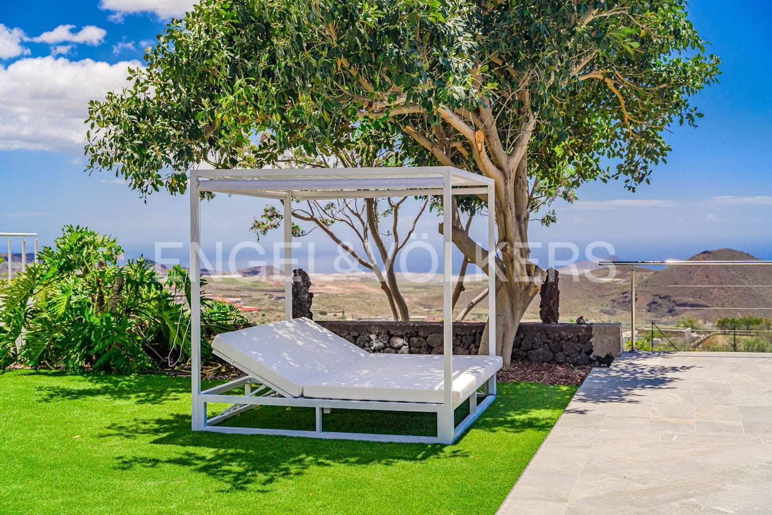 5 soverom Villa til salgs i San Miguel de Abona med svømmebasseng garasje - € 1 800 000 (Ref: 8968830)