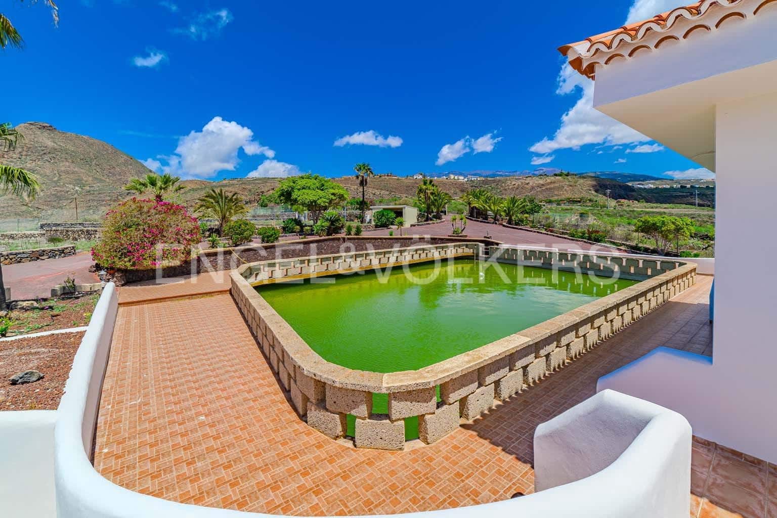 5 soverom Villa til salgs i San Miguel de Abona med svømmebasseng garasje - € 1 800 000 (Ref: 8968830)