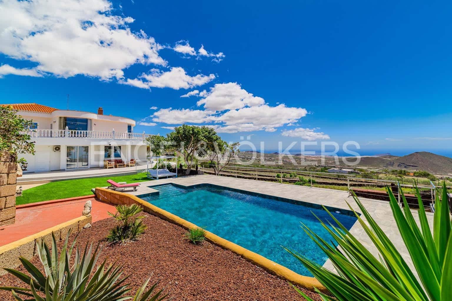 5 soverom Villa til salgs i San Miguel de Abona med svømmebasseng garasje - € 1 800 000 (Ref: 8968830)