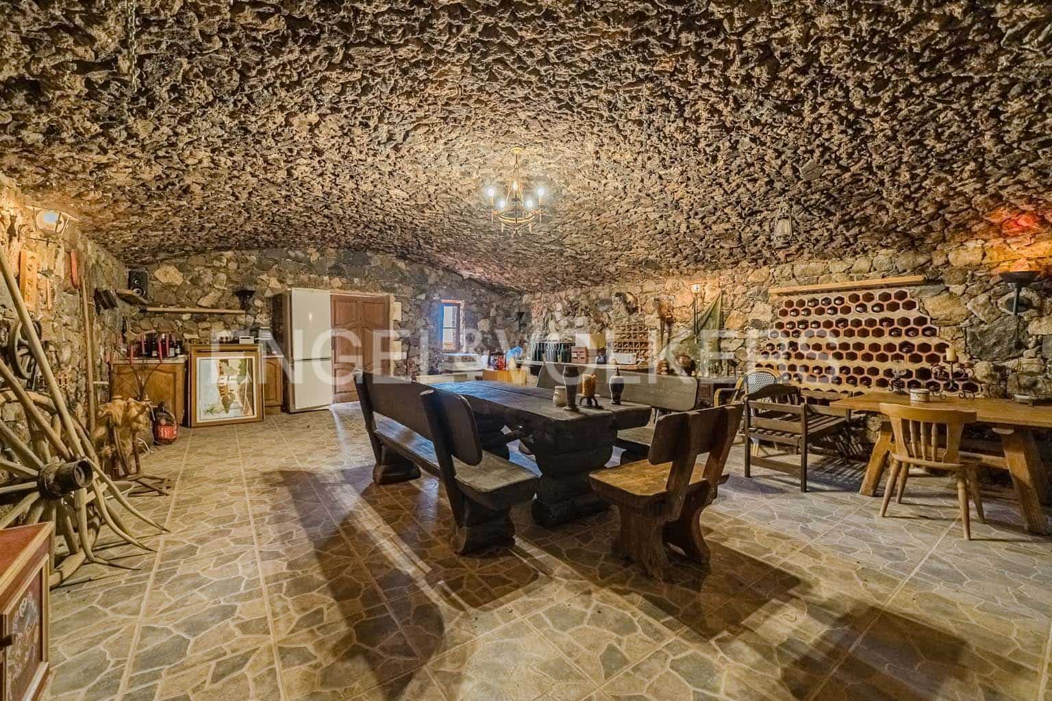 5 soverom Villa til salgs i San Miguel de Abona med svømmebasseng garasje - € 1 800 000 (Ref: 8968830)