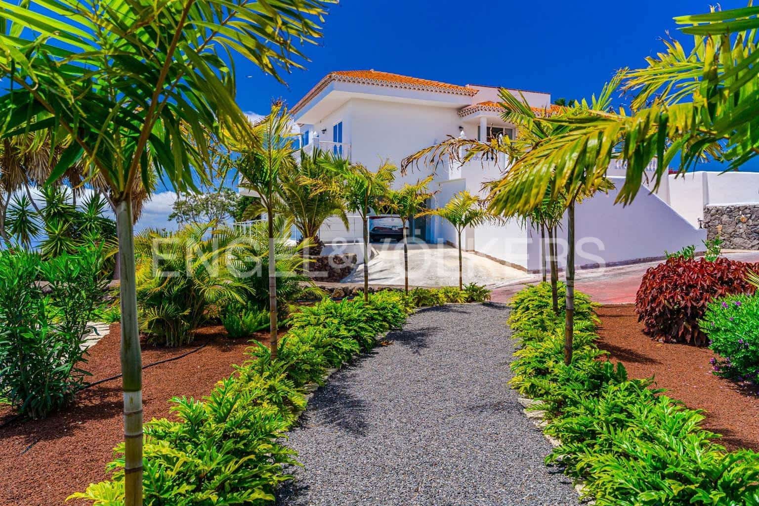 5 soverom Villa til salgs i San Miguel de Abona med svømmebasseng garasje - € 1 800 000 (Ref: 8968830)