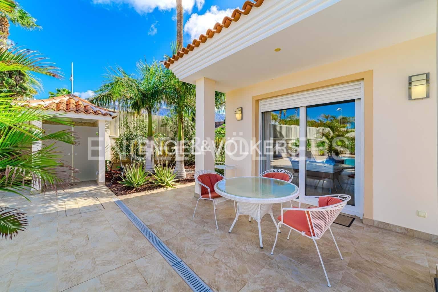 4 sypialnia Willa na sprzedaż w Costa Adeje z basenem garażem - 4 700 000 € (Ref: 8982854)