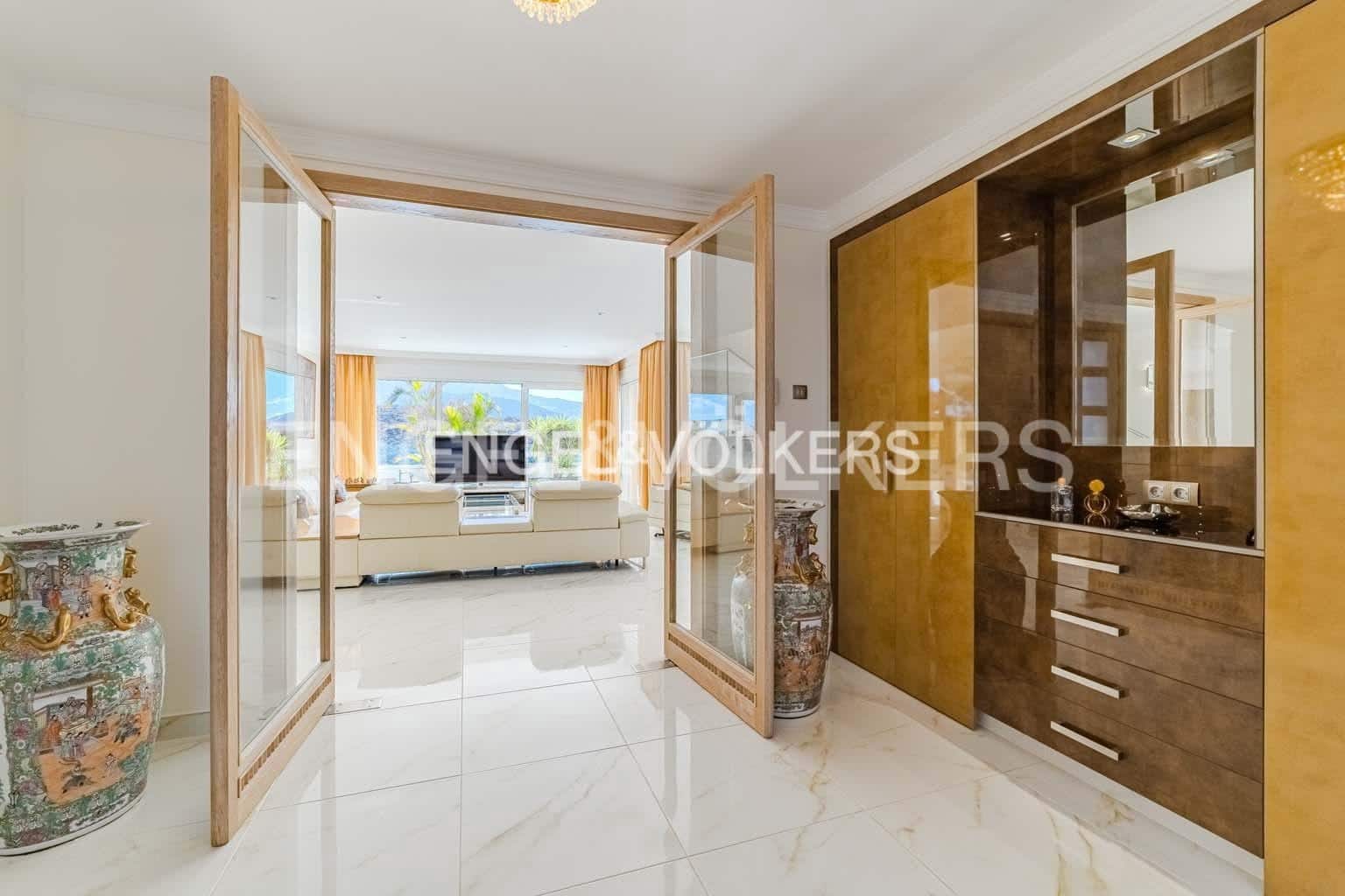 4 sypialnia Willa na sprzedaż w Costa Adeje z basenem garażem - 4 700 000 € (Ref: 8982854)