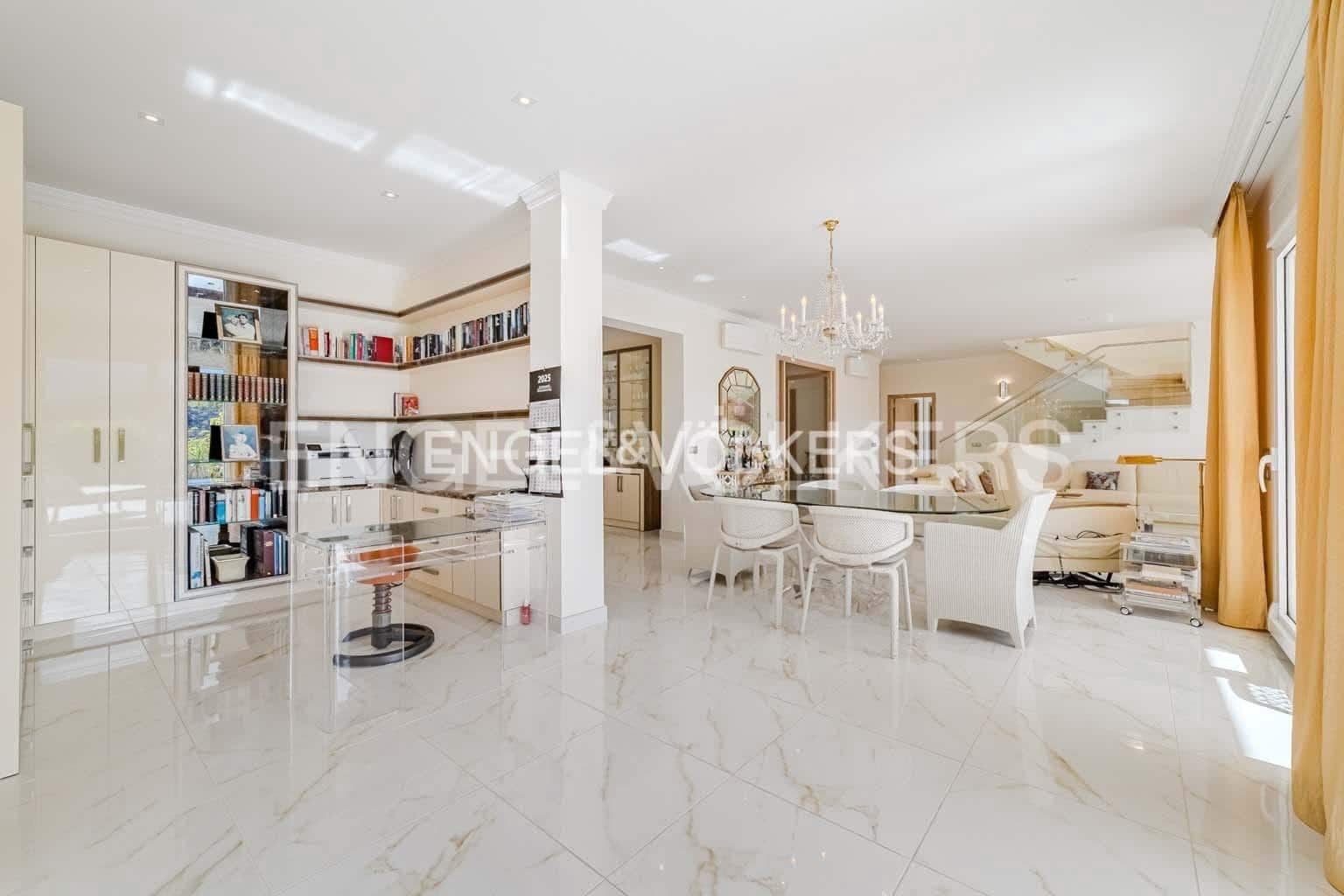 4 sypialnia Willa na sprzedaż w Costa Adeje z basenem garażem - 4 700 000 € (Ref: 8982854)