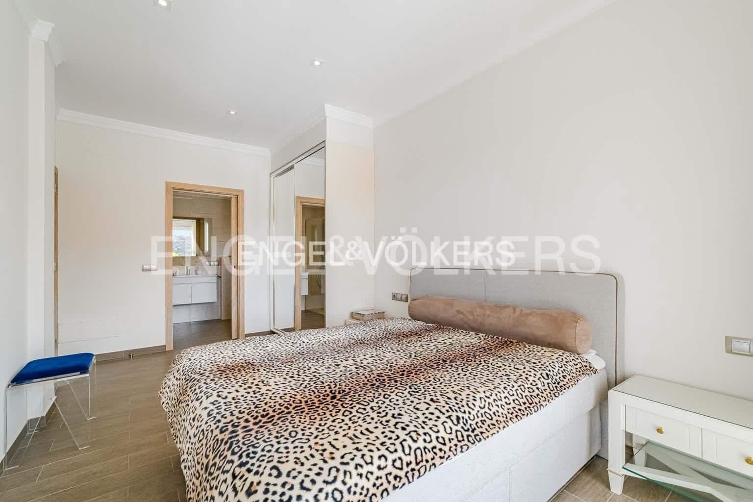 4 sypialnia Willa na sprzedaż w Costa Adeje z basenem garażem - 4 700 000 € (Ref: 8982854)