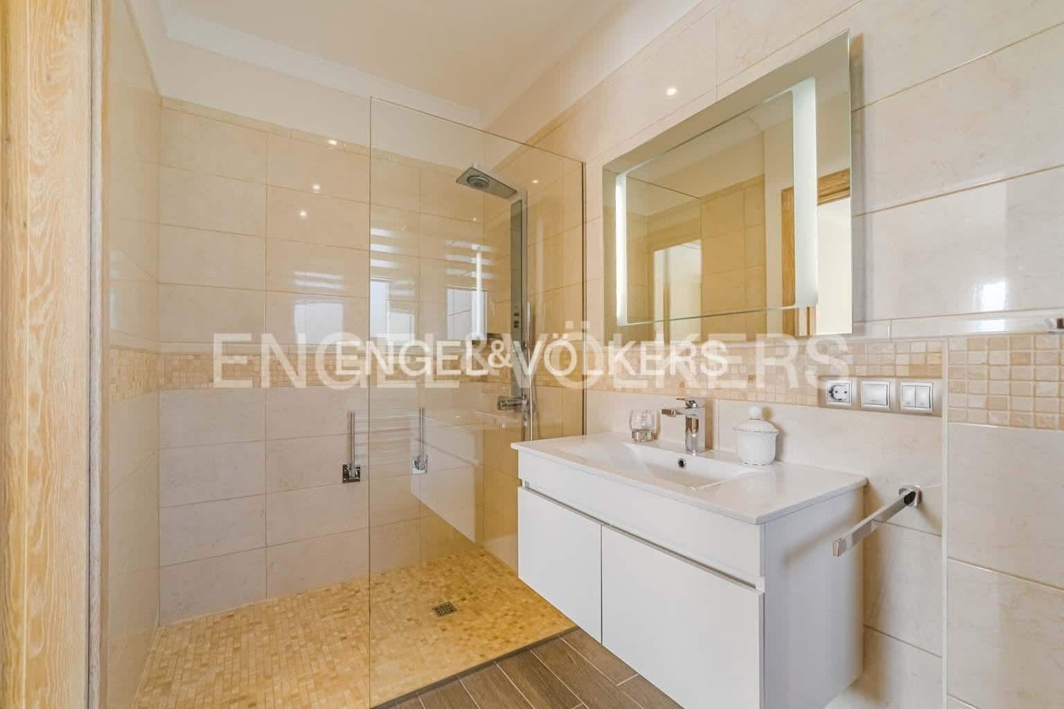 4 sypialnia Willa na sprzedaż w Costa Adeje z basenem garażem - 4 700 000 € (Ref: 8982854)