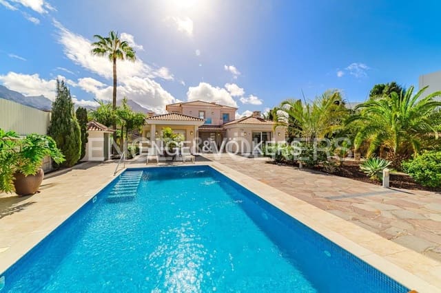 4 sypialnia Willa na sprzedaż w Costa Adeje, Adeje z basenem garażem - 4 700 000 € (Ref: 8982854)