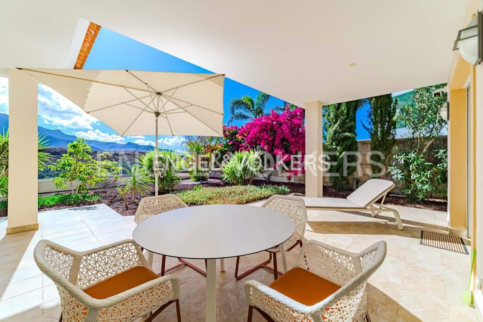 4 sypialnia Willa na sprzedaż w Costa Adeje z basenem garażem - 4 700 000 € (Ref: 8982854)