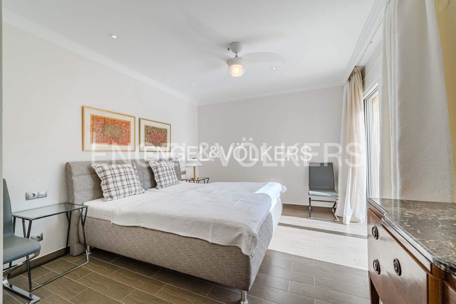 4 sypialnia Willa na sprzedaż w Costa Adeje z basenem garażem - 4 700 000 € (Ref: 8982854)