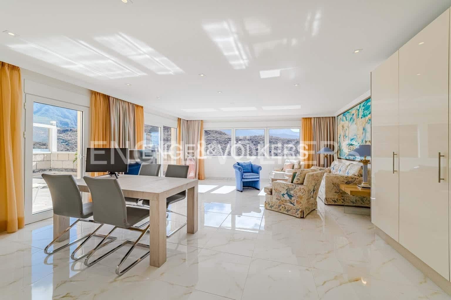 4 sypialnia Willa na sprzedaż w Costa Adeje z basenem garażem - 4 700 000 € (Ref: 8982854)