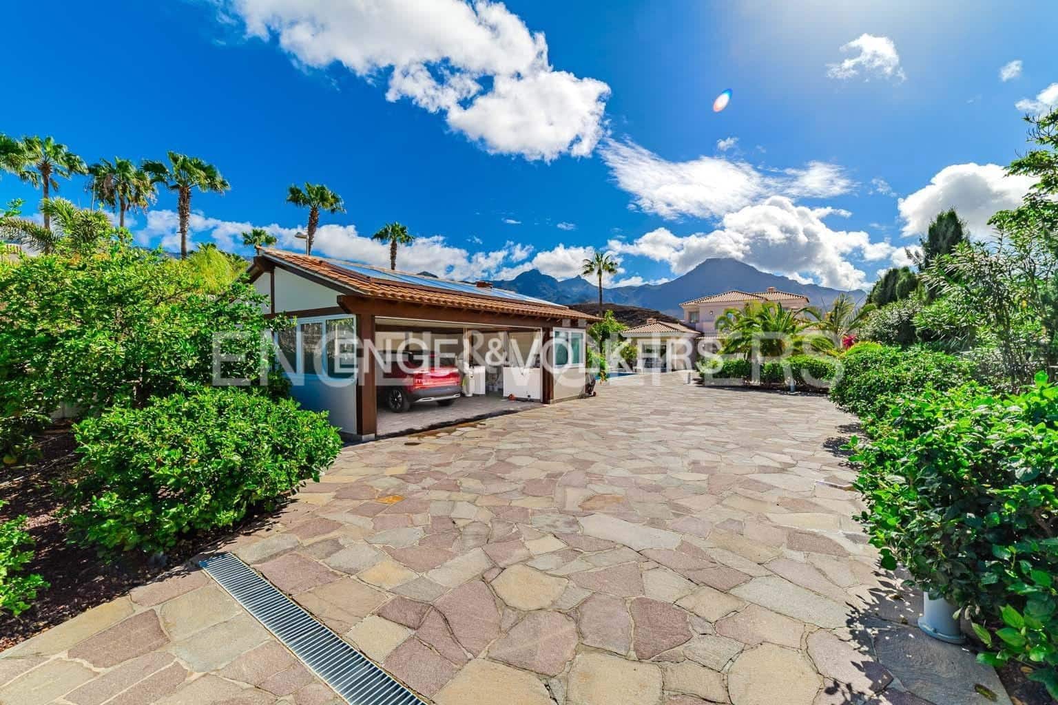 4 sypialnia Willa na sprzedaż w Costa Adeje z basenem garażem - 4 700 000 € (Ref: 8982854)