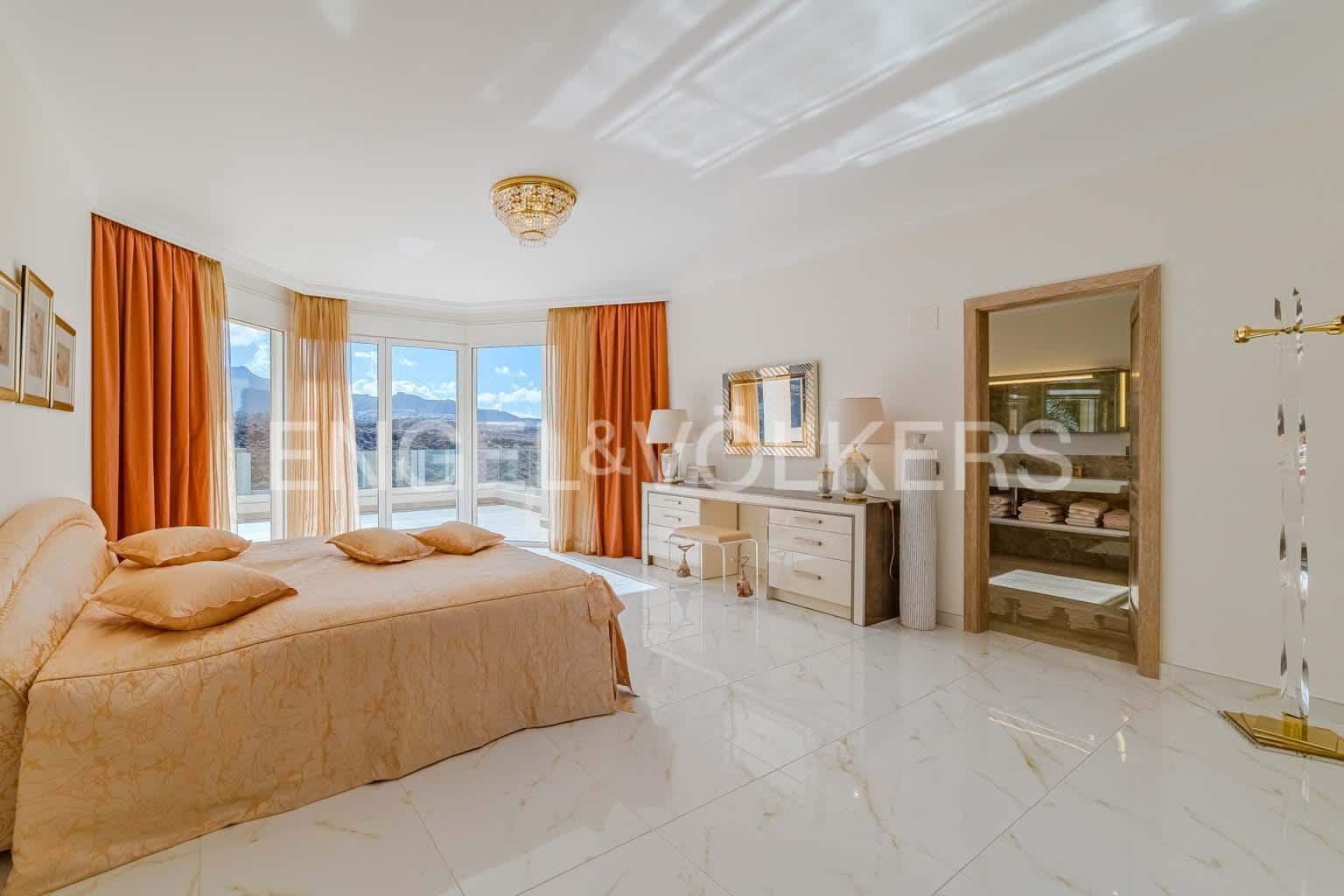 4 soveværelse Villa til salg i Costa Adeje med swimmingpool garage - € 3.900.000 (Ref: 8982854)