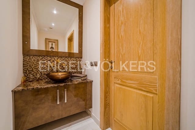 4 bedroom Villa for sale in Costa Adeje, Adeje with pool garage - € 3,900,000 (Ref: 8982854)