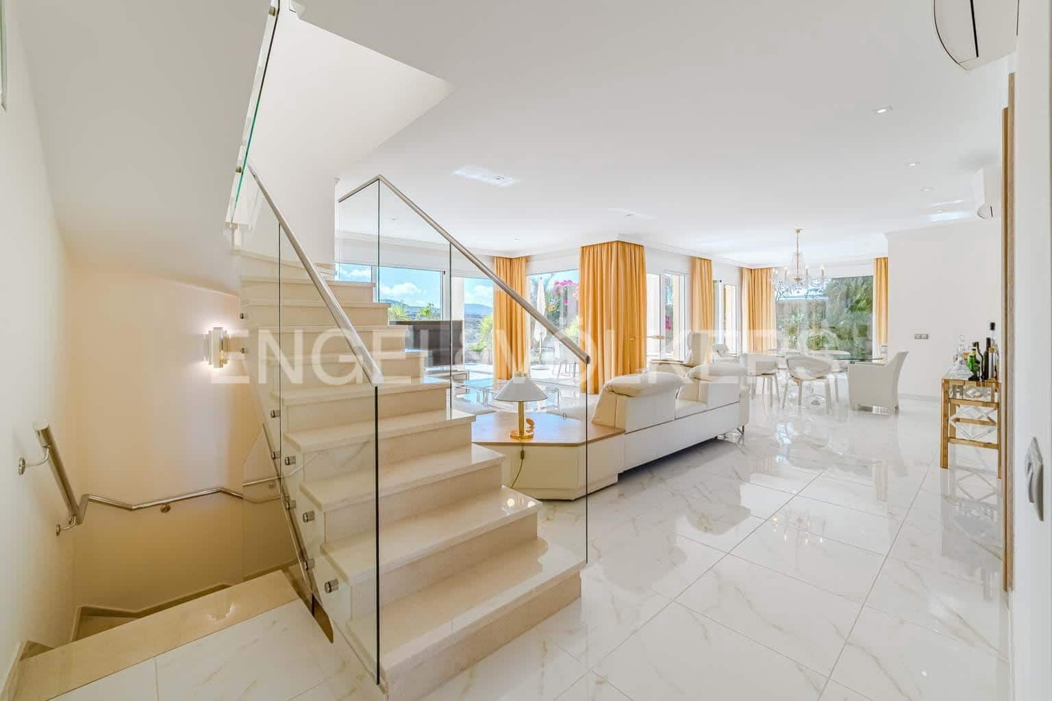 4 soveværelse Villa til salg i Costa Adeje med swimmingpool garage - € 3.900.000 (Ref: 8982854)