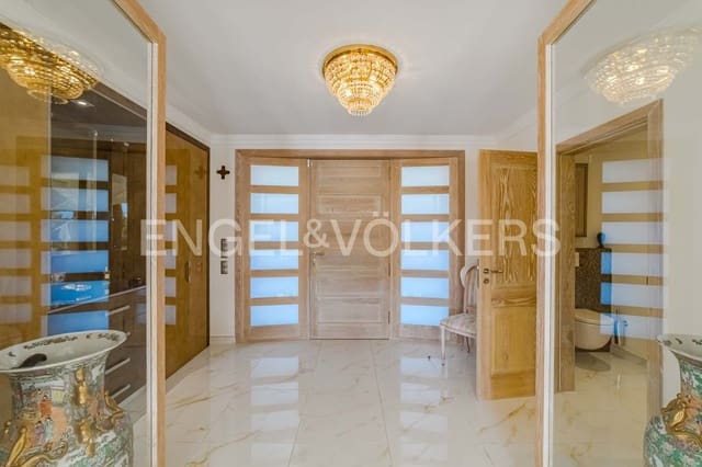 4 bedroom Villa for sale in Costa Adeje, Adeje with pool garage - € 3,900,000 (Ref: 8982854)