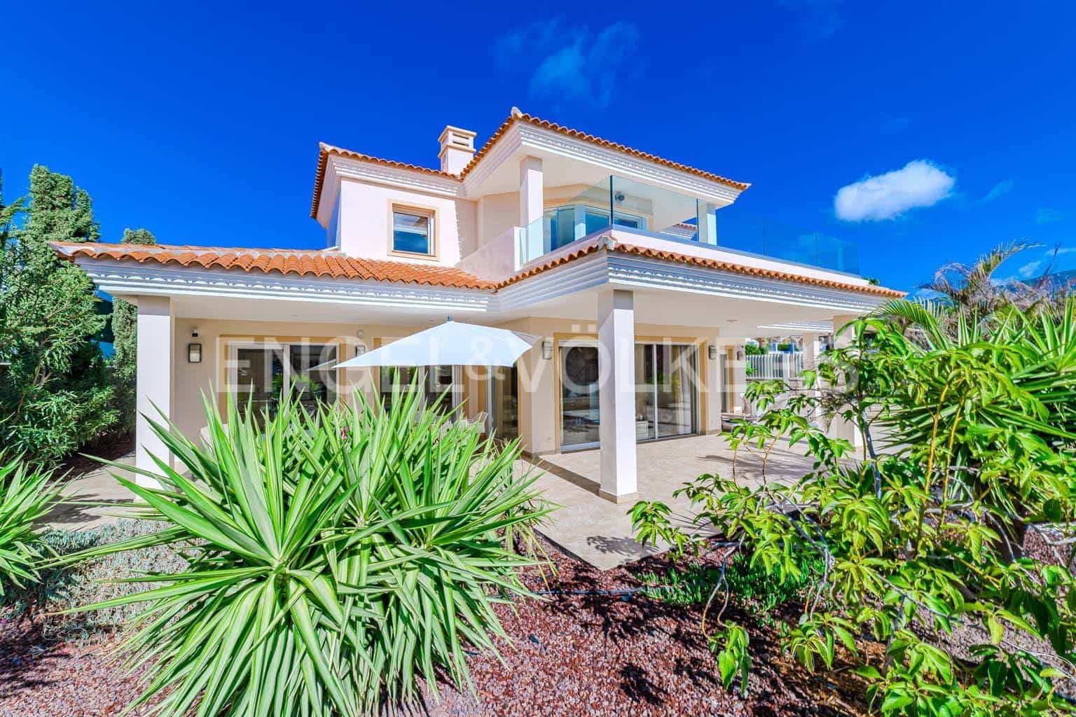 4 soveværelse Villa til salg i Costa Adeje med swimmingpool garage - € 3.900.000 (Ref: 8982854)