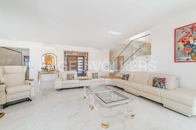 4 bedroom Villa for sale in Costa Adeje, Adeje with pool garage - € 3,900,000 (Ref: 8982854)